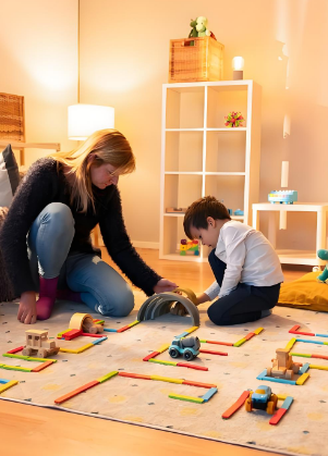 Montessori Education - A Bridge for Children to Integrate into the Collective and Society